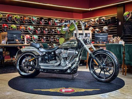 HARLEY-DAVIDSON SOFTAIL BREAKOUT 
